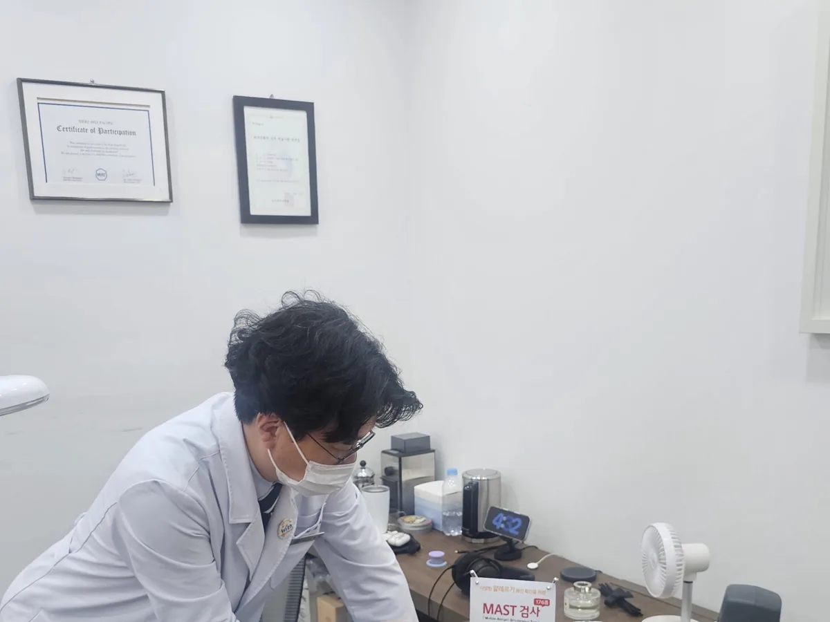 뉴의원 진료실 상담 장면